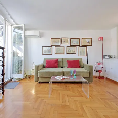 Lovely Via Sistina Apartment Rom