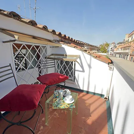 Lovely Via Sistina Apartment
